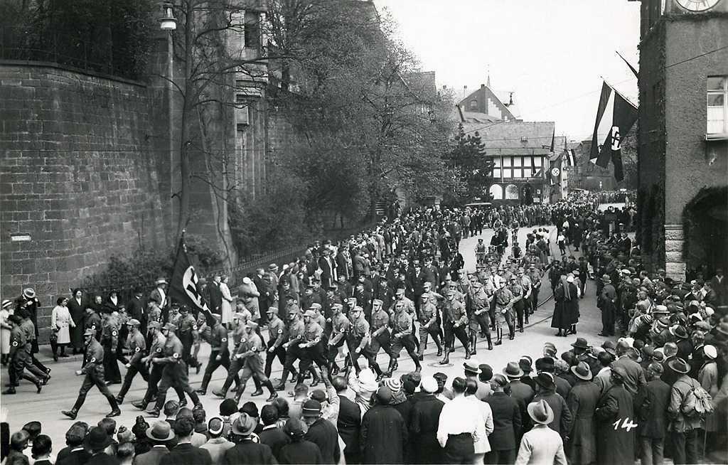 Aufmarsch der SA am Rudolfsplatz, um 1933