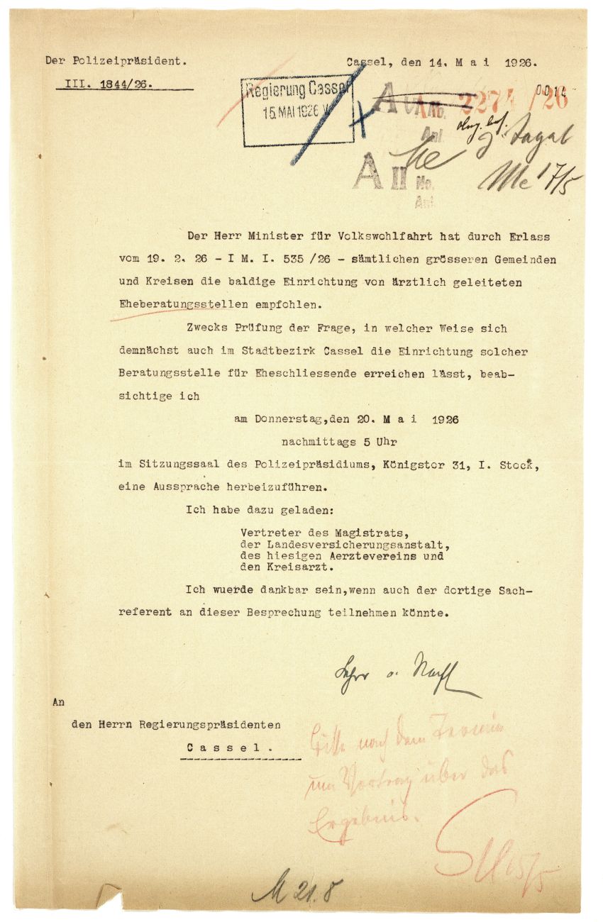 Schreiben des Polizeipräsidenten in Kassel an den Regierungspräsidenten betreffend die Einrichtung einer Eheberatungsstelle, 14. Mai 1926