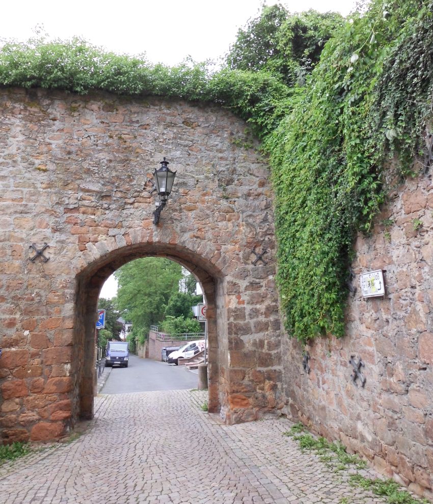 Gewohnheitsrecht bei der Aufnahme als Bürger in Marburg, um 1395