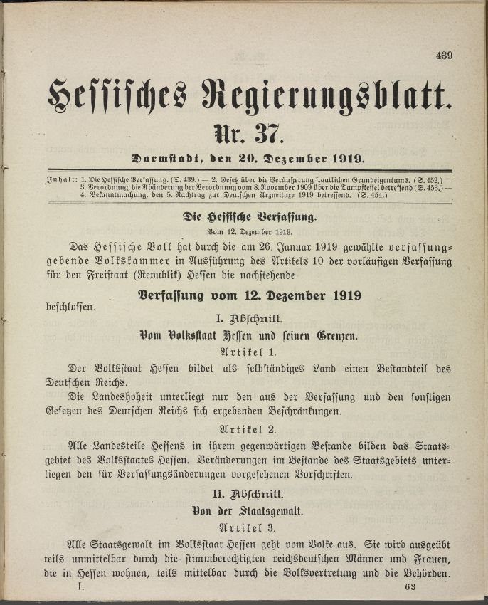 Collage: „Vorläufige Verfassung für den Freistaat (Republik) Hessen“ vom 20.2.1919 und „Die Hessische Verfassung“ vom 12.12.1919

