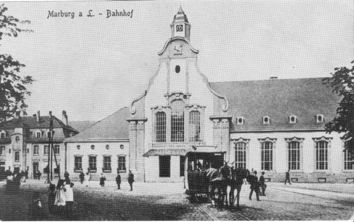 Ansicht des Marburger Hauptbahnhofs, erbaut 1908 von A. Holtmeyer. Historische Ansichtskarte