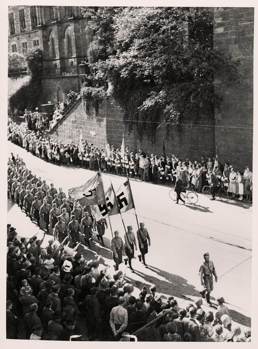 Fotografie einer Ehrenformation der SA beim Besuch Hermann Görings in Marburg, 8. Juni 1933