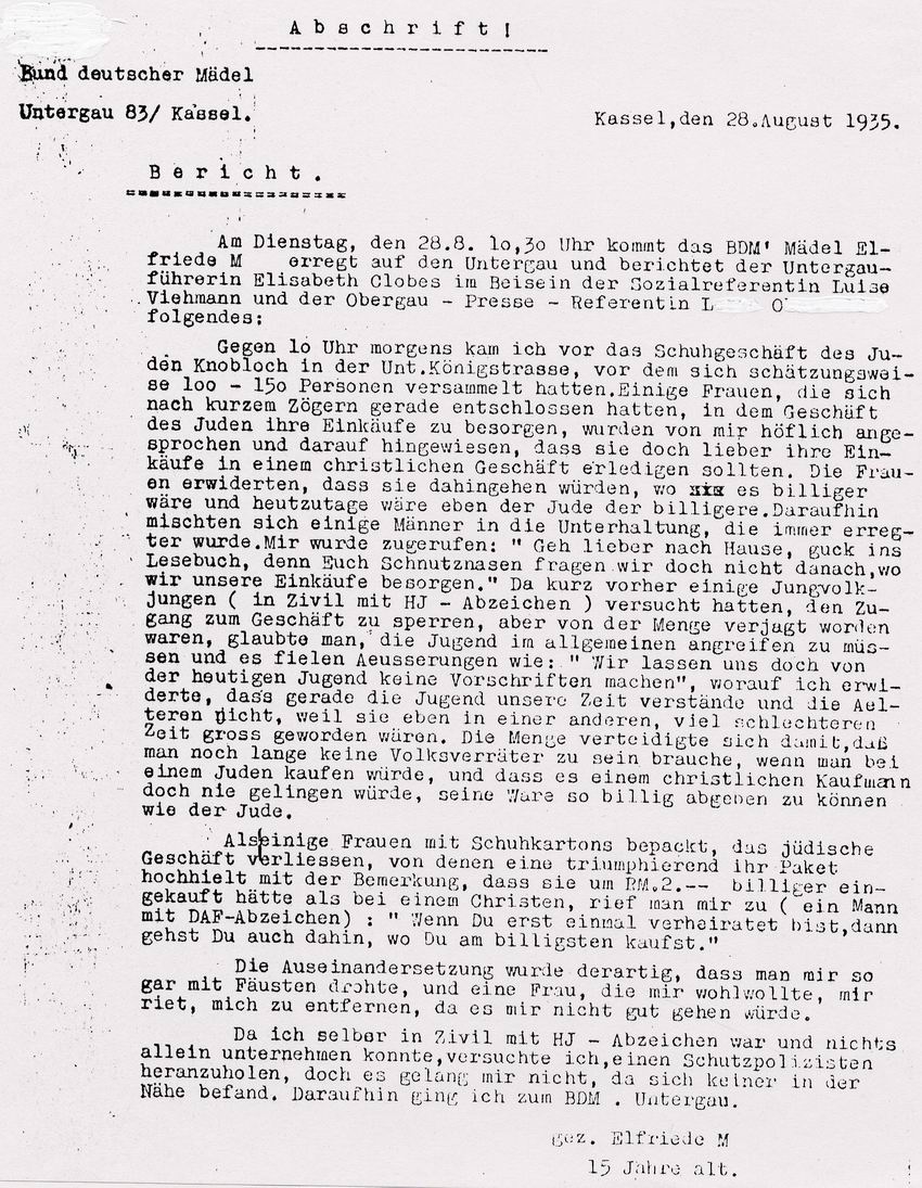 Abschrift eines Berichtes eines 15-jährigen BDM-Mädchens über ihr Verhalten vor einem jüdischen Geschäft, 28. August 1935