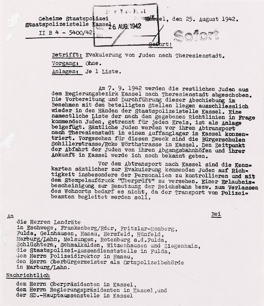 Rundschreiben der Geheimen Staatspolizei in Kassel an die Landräte, Staatspolizei-Außendienststelle Fulda, Polizeidirektor in Hanau, Oberbürgermeister in Marburg über die Deportation der Juden nach Theresienstadt, 25. August 1942