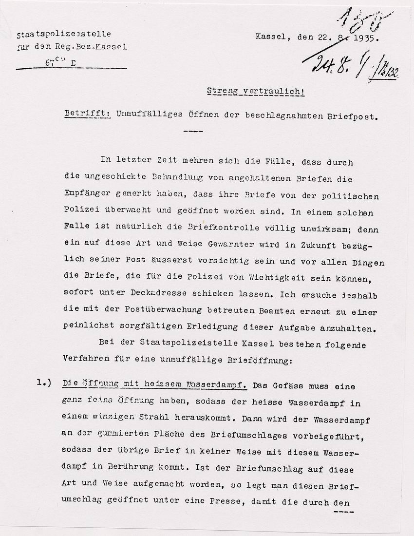 Rundschreiben der Staatspolizeistelle Kassel an die Landräte, Oberbürgermeister in Fulda und Marburg, Staatspolizei-Aussenstelle in Hanau mit Hinweisen zum unauffälligen Öffnen der beschlagnahmten Briefpost, 22. September 1935