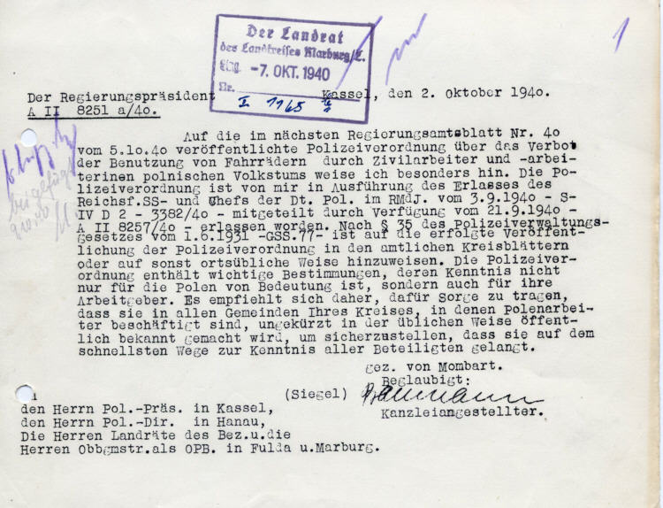 Der Regierungspräsident Kassel an den Polizeipräsidenten Kassel. Landräte usw: Verbot der Benutzung von Fahrrädern durch polnische Zivilarbeiter