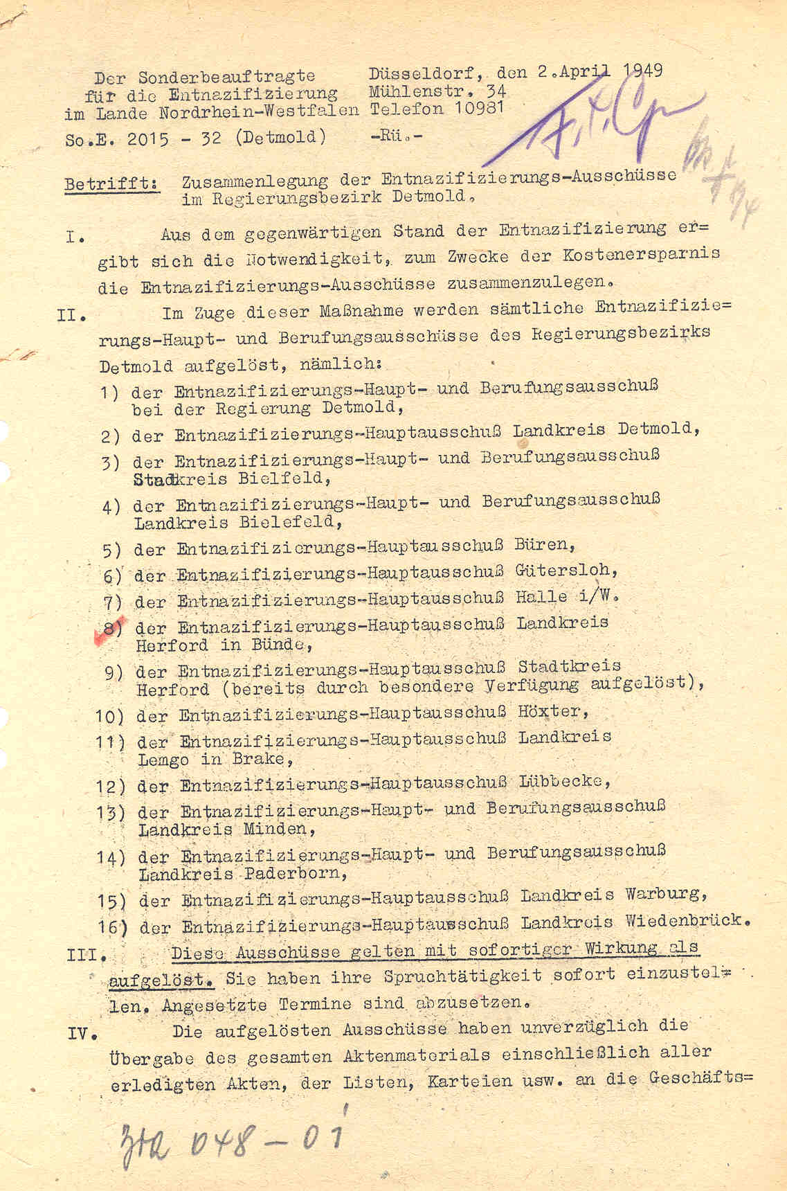 Zusammenlegung der Entnazifizierungsausschüsse im Regierungsbezirk Detmold, Düsseldorf, den 2. April 1949.
