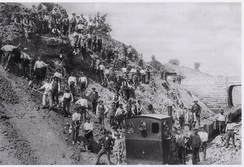 Fotographien: Bau und Fertigstellung der Eisenbahnlinie Korbach-Buhlen, zwischen 1910 und 1911.