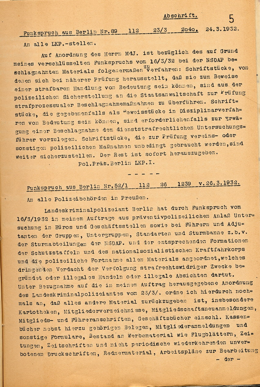Anordnungen des Regierungspräsidenten im Namen des preußischen Minsters des Inneren bezüglich der beschlagnahmten  Gegenständen aus Haussuchungen bei NSDAP-Mitgliedern, Kassel, den 29. März 1932.