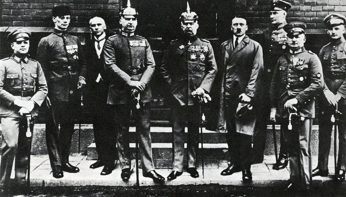 Im Münchener Hitler-Prozeß würdigte der zuständige Staatsanwalt Dr. Stengelein die "deutsche Gesinnung" des Angeklagten Hitler, 19. Verhandlungstag, 21.3.1924