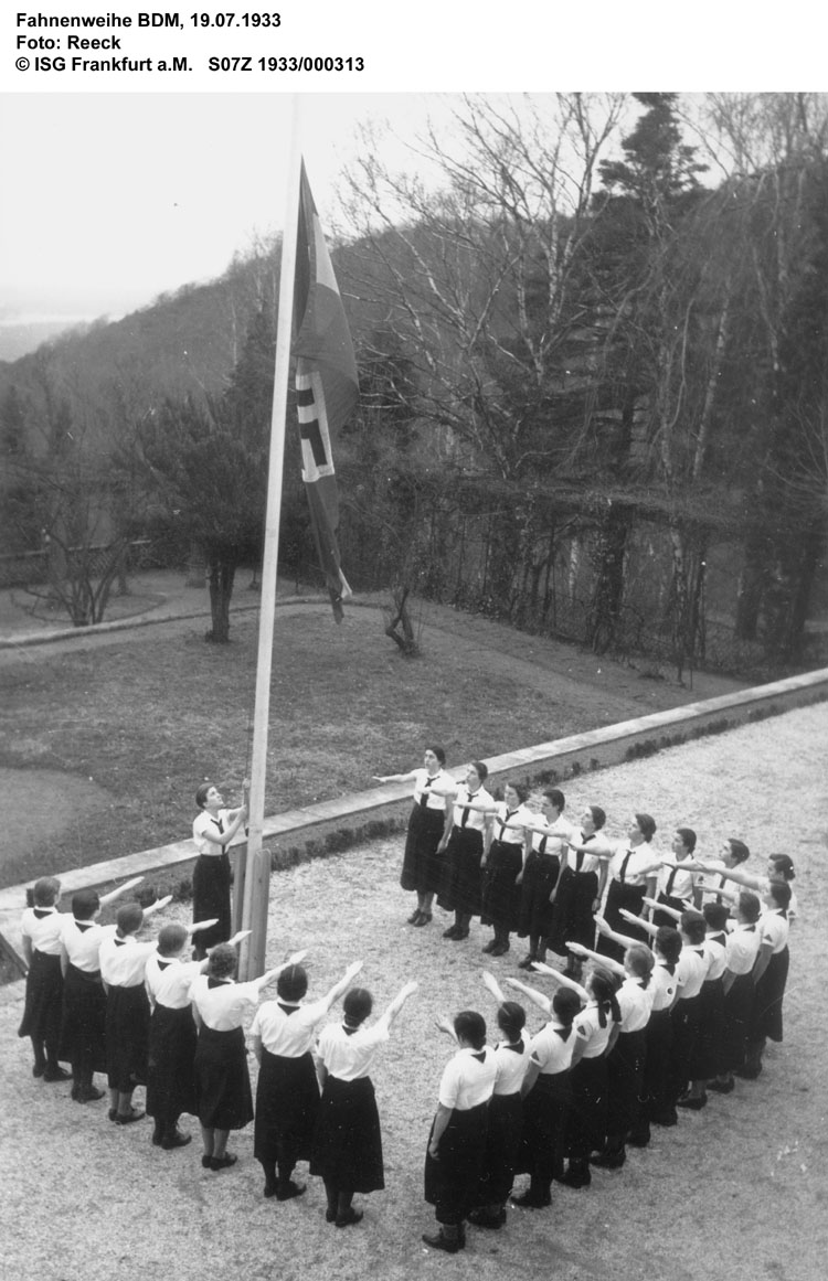 Fahnenweihe des Bundes Deutscher Mädel, Juli 1933
