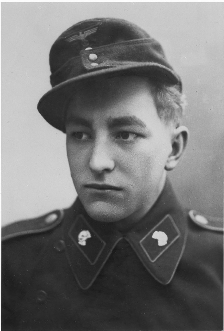 Franz Kremer nach seiner Einziehung zum Militärdienst, 1944
