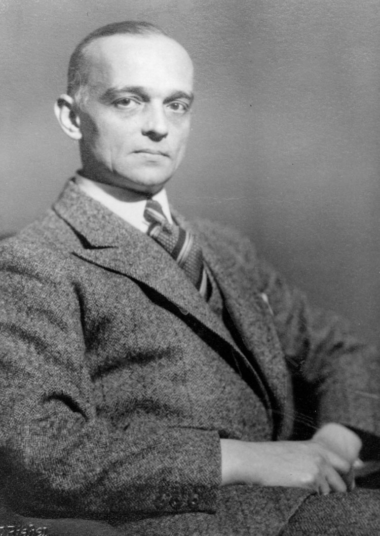 Herbert von Bose, Mitarbeiter des Vizekanzlers von Papen und der konservativen Opposition gegen Hitler zugehörig, gehörte zum Bekanntenkreis von Hermann Kaiser. Als von Bose während der Röhm-Krise umgebracht wurde, sorgte dies bei Kaiser für erhebliche Ve