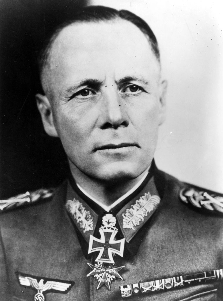 Erwin Rommel sympathisierte mit den Verschwörern, beteiligte sich jedoch selbst nicht an dem Umsturzversuch. Aufgrund seiner Popularität war er als neuer Oberbefehlshaber des Heeres im Gespräch, wurde aber drei Tage vor dem 20. Juli 1944 schwer verwundet.