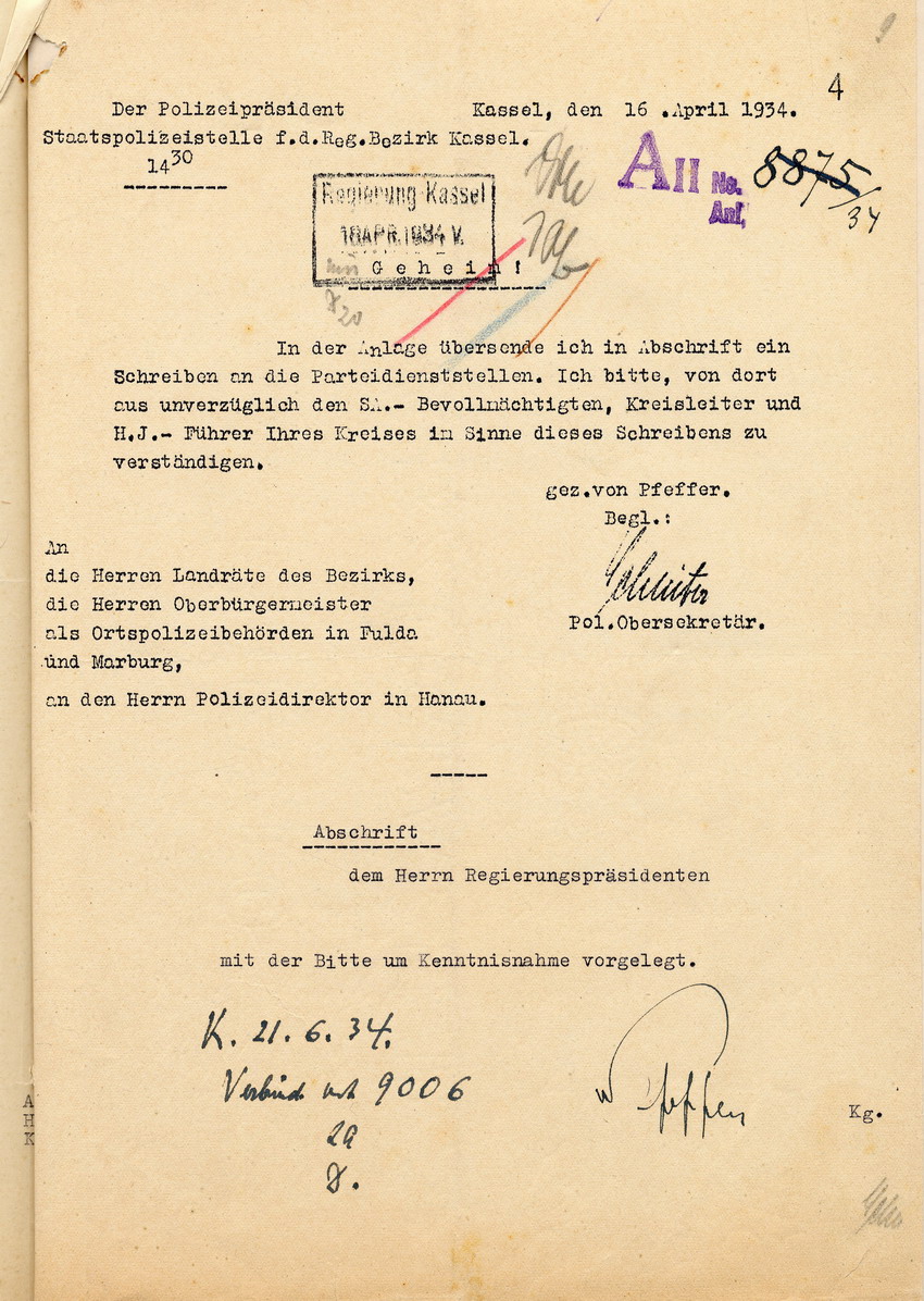 Bericht des Polizeipräsidenten von Übergriffen auf jüdische Mitbrüger, die Entwicklung der Situation der jüdischen Bevölkerung, sowie mögliche Gründe für die zunehmenden Übergriffe mit dem Hinweis auf eine strengere Bestrafung, Kassel, den 16. April 1935.