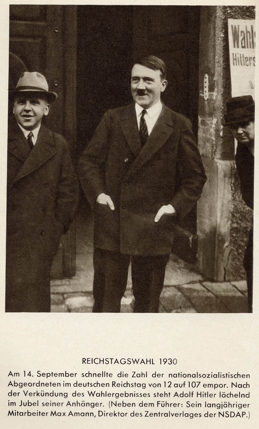 Adolf Hitler zusammen mit Max Amann nach der Reichstagswahl vom 14. September 1930