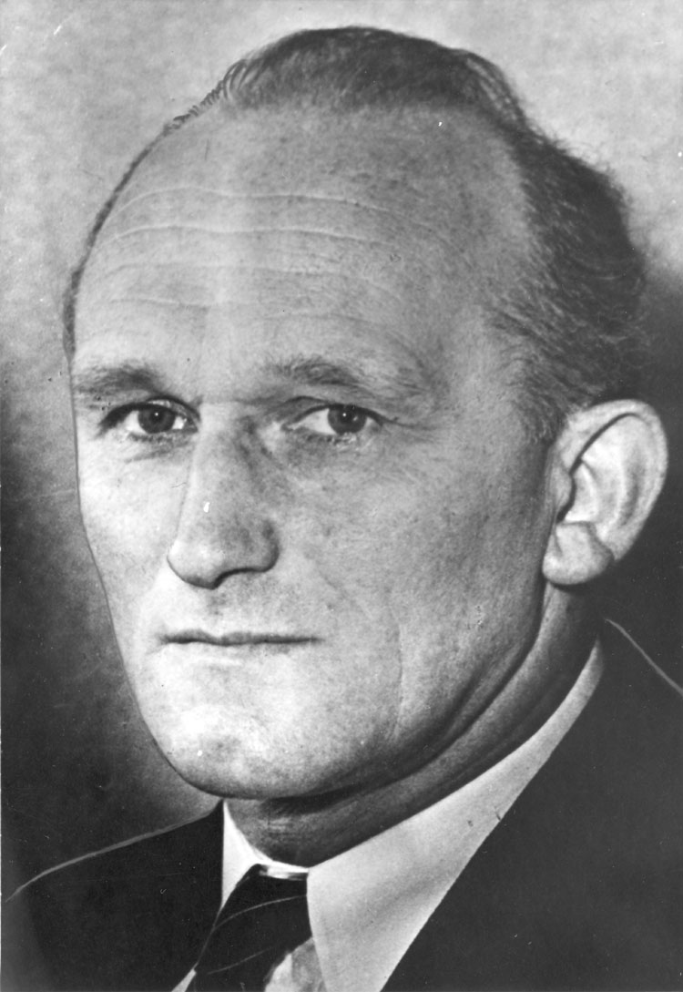 Der SPD-Politiker Ludwig Metzger setzte sich bereits vor 1933 für eine Annäherung von Sozialismus und Christentum ein. Während der NS-Zeit war Metzger Mitglied der Bekennenden Kirche. Nach 1945 war er eine der Gründerfiguren der EKHN; aufgrund seiner Init