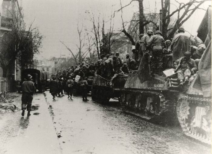 Foto: Einmarsch der Amerikaner in Gießen am 28. März 1945