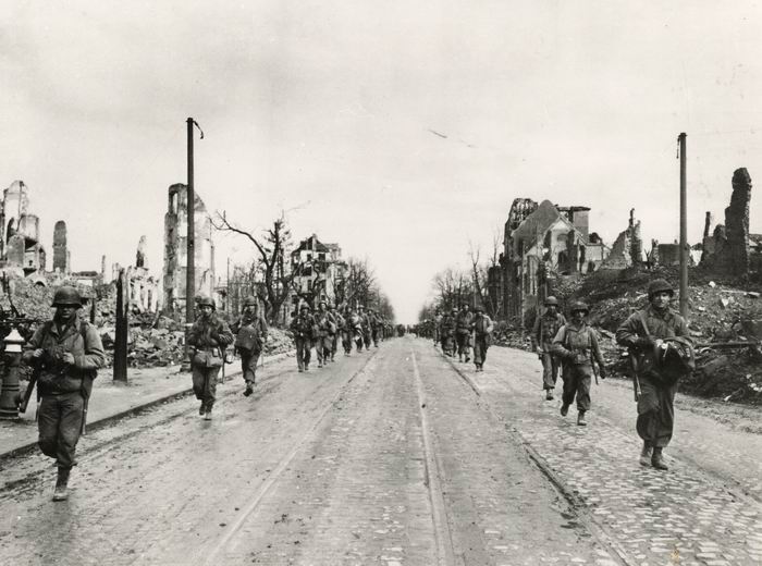 Foto: Einmarsch der Amerikaner und kampflose Übergabe Kassels am 4. April 1945