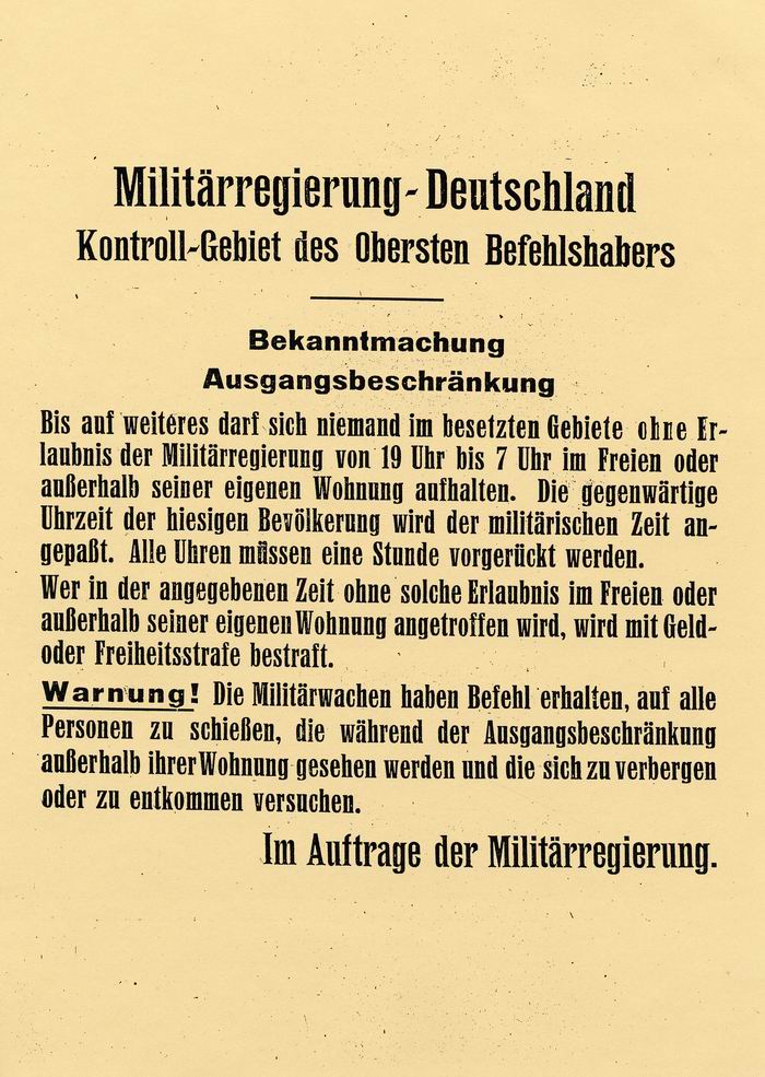 Anschlag: "Militärregierung Deutschland: Bekanntmachung: Ausgangsbeschränkung"