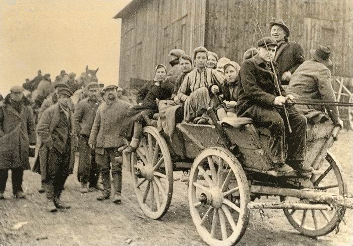 Foto: Transport von polnischen DPs (Displaced Persons) in das UNRRA-Lager nach Wetzlar