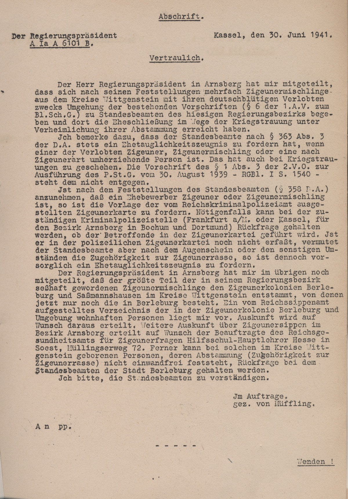 Vertrauliches Schreiben des Regierungspräsidenten in Kassel, das die Bestimmungen des Blutschutzgesetzes zur Verhinderung von Ehen zwischen so genannten "Deutschblütigen" und Sinti und Roma verhindern soll, 30. Juni 1941