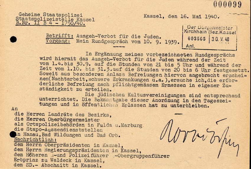 Die Gestapo Kassel an die Landräte und Bürgermeister des Bezirks u. die Stapo in Hanau, btr. Ausgeh Verbot für Juden, 16. Mai 1940