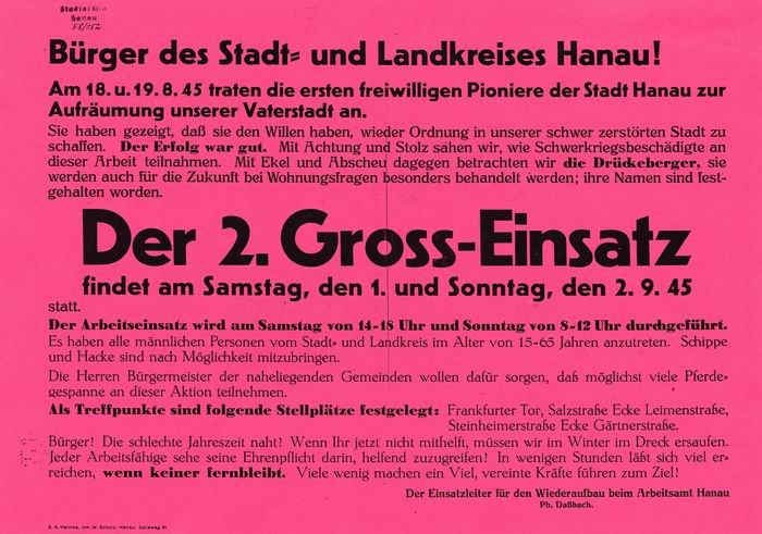 Plakate: Anschläge zum Trümmereinsatz in Hanau.