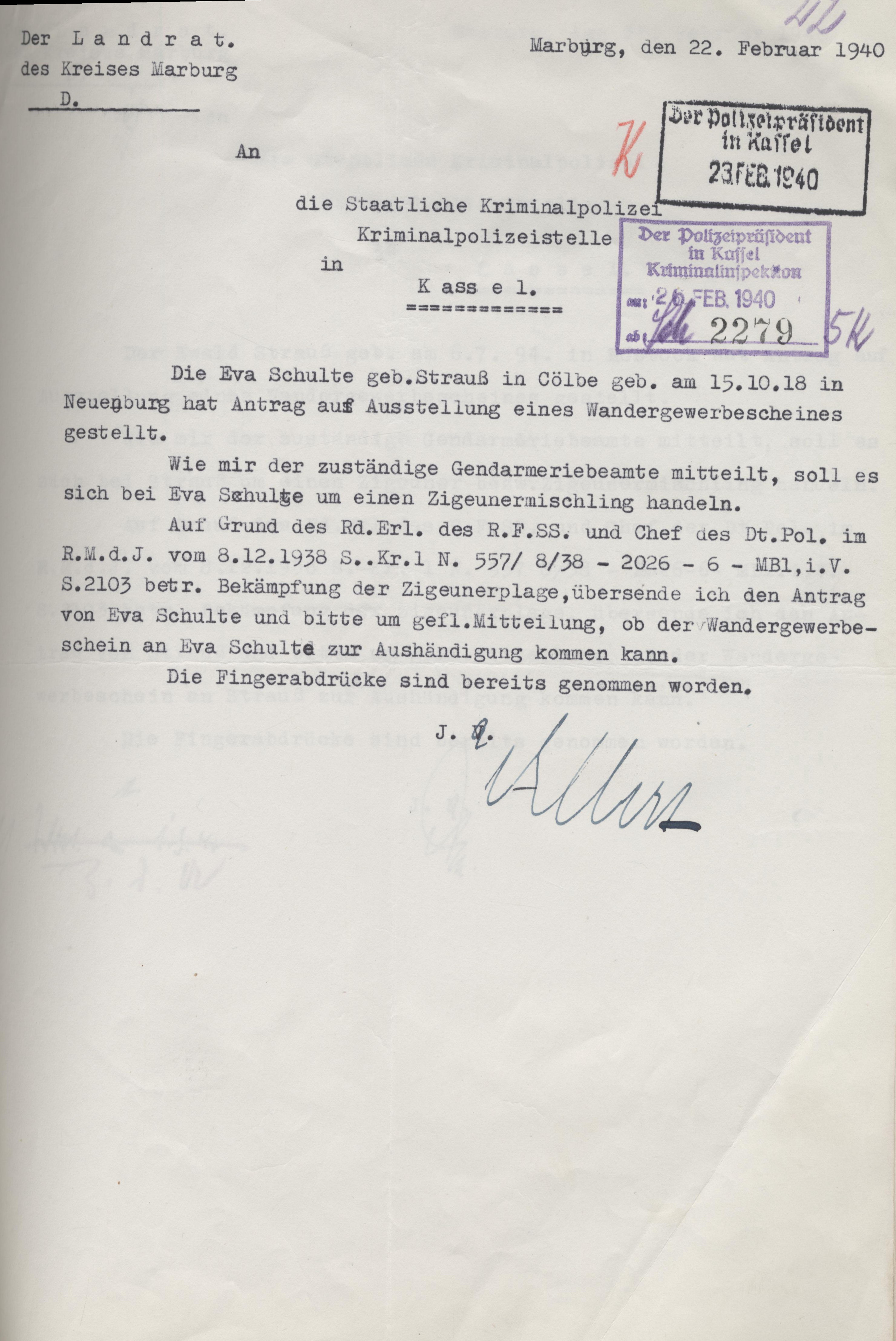 Zwei Schreiben des Landrats in Marburg an die Kriminalpolizeistelle in Kassel wegen der Anträge der Sinti Ewald Strauß und Eva Schulte aus Cölbe auf Ausstellung von Wandergewerbescheinen, 22. Februar 1940