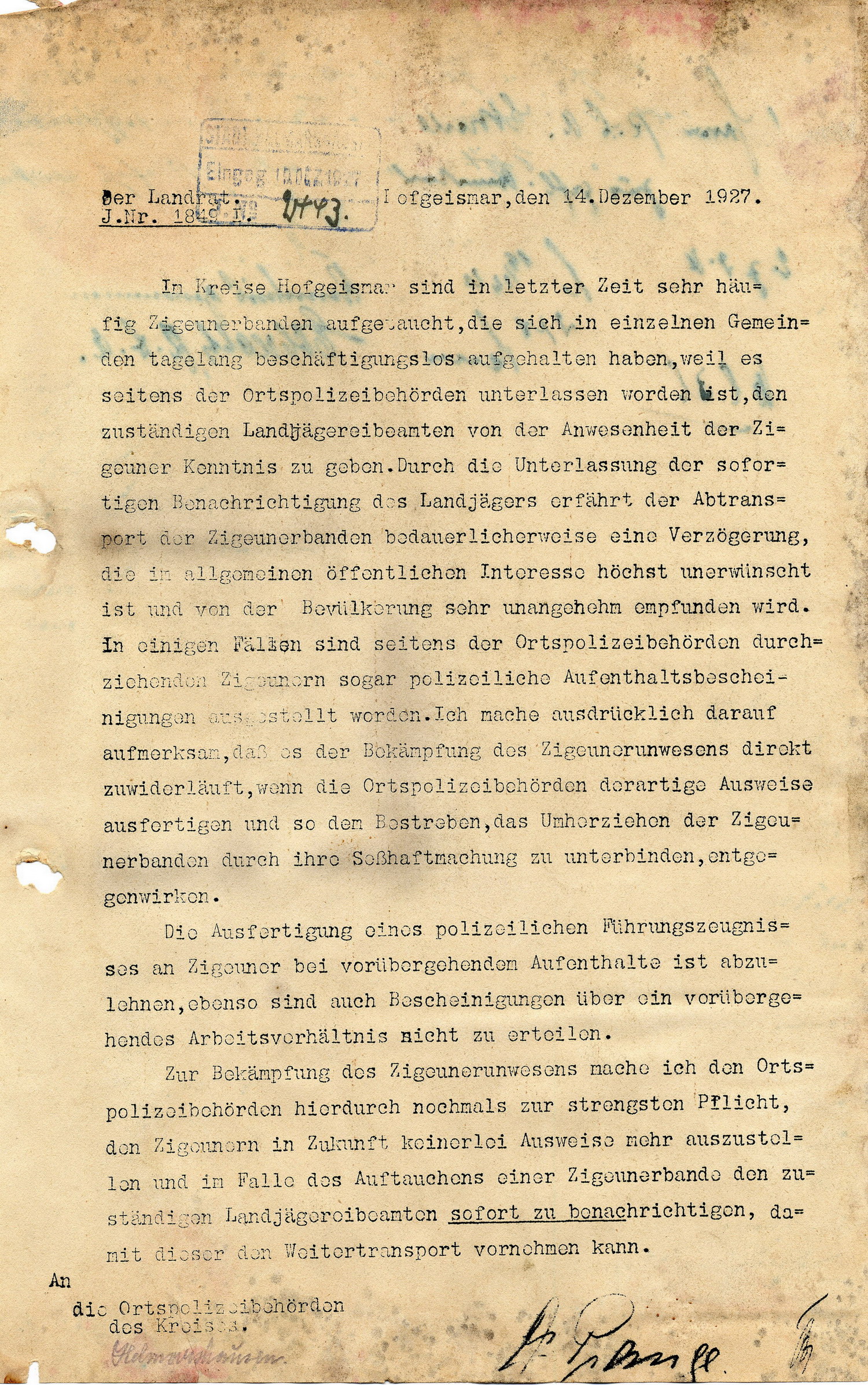 Schreiben des Landrats in Hofgeismar an die Ortspolizeibehörden zur strengeren Beachtung der Anordnungen gegen "Zigeuner", 14. Dezember 1927