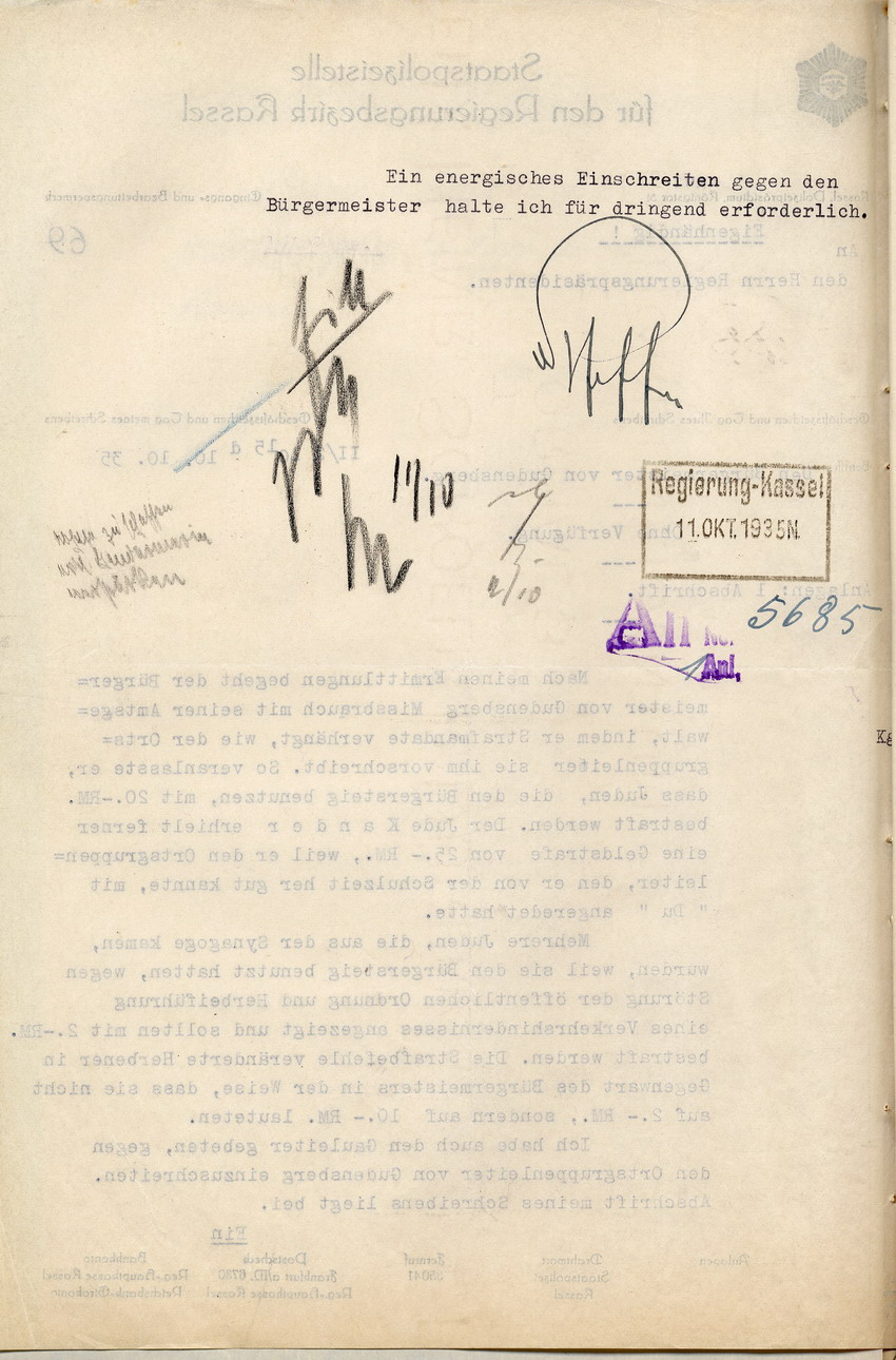 Beschwerde der Staatspolizeistelle über den Bürgermeister von Gudensberg, Adam Brede, wegen Amtsmissbrauch und Diskriminierung von jüdischen Einwohnern, Kassel, den 10. Oktober 1935.
