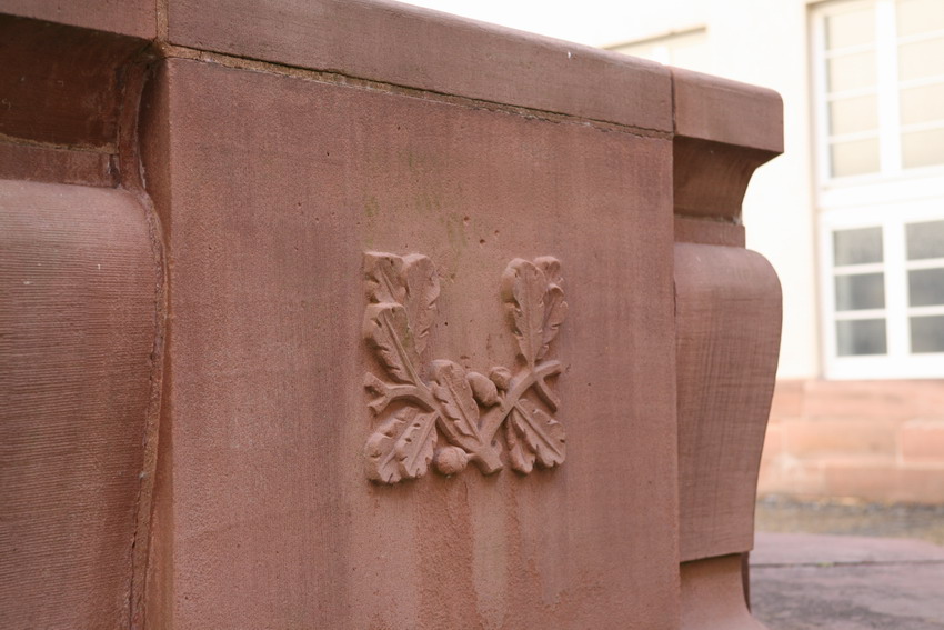 Figurenbrunnen im Innenhof