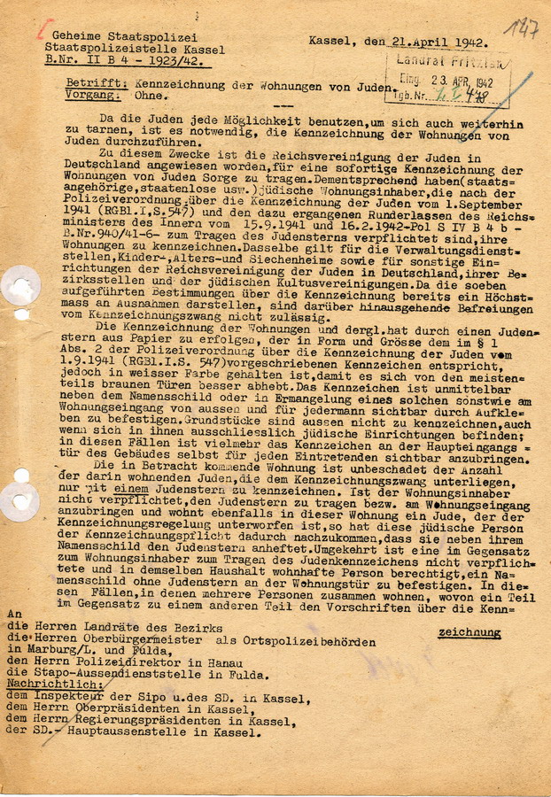 Schreiben der GeStaPo Kassel an Landräte, Bürgermeister und Polizei. Handlungsanweisungen zur "Kennzeichnung" der Wohnungen von Juden, 21. April 1942