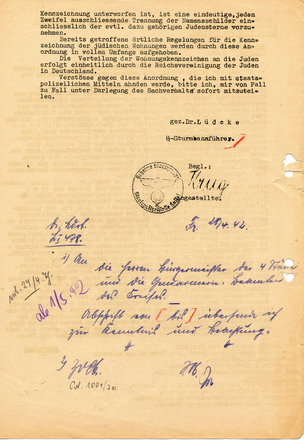 Schreiben der GeStaPo Kassel an Landräte, Bürgermeister und Polizei. Handlungsanweisungen zur "Kennzeichnung" der Wohnungen von Juden, 21. April 1942