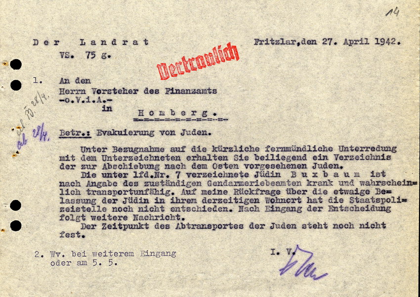 Vertrauliches Schreiben des Landrats in Fritzlar an den Vorsteher des Finanzamtes.  Zeitpunkt der Deportation steht noch nicht fest, Liste mit abzuschiebenden Personen, 27. April 1942