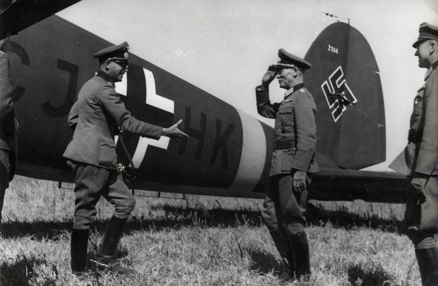 Bilder von General Fellgiebel mit einer Heinkel He-111