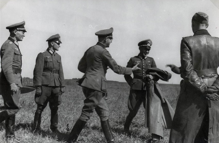 Bilder von General Fellgiebel mit einer Heinkel He-111