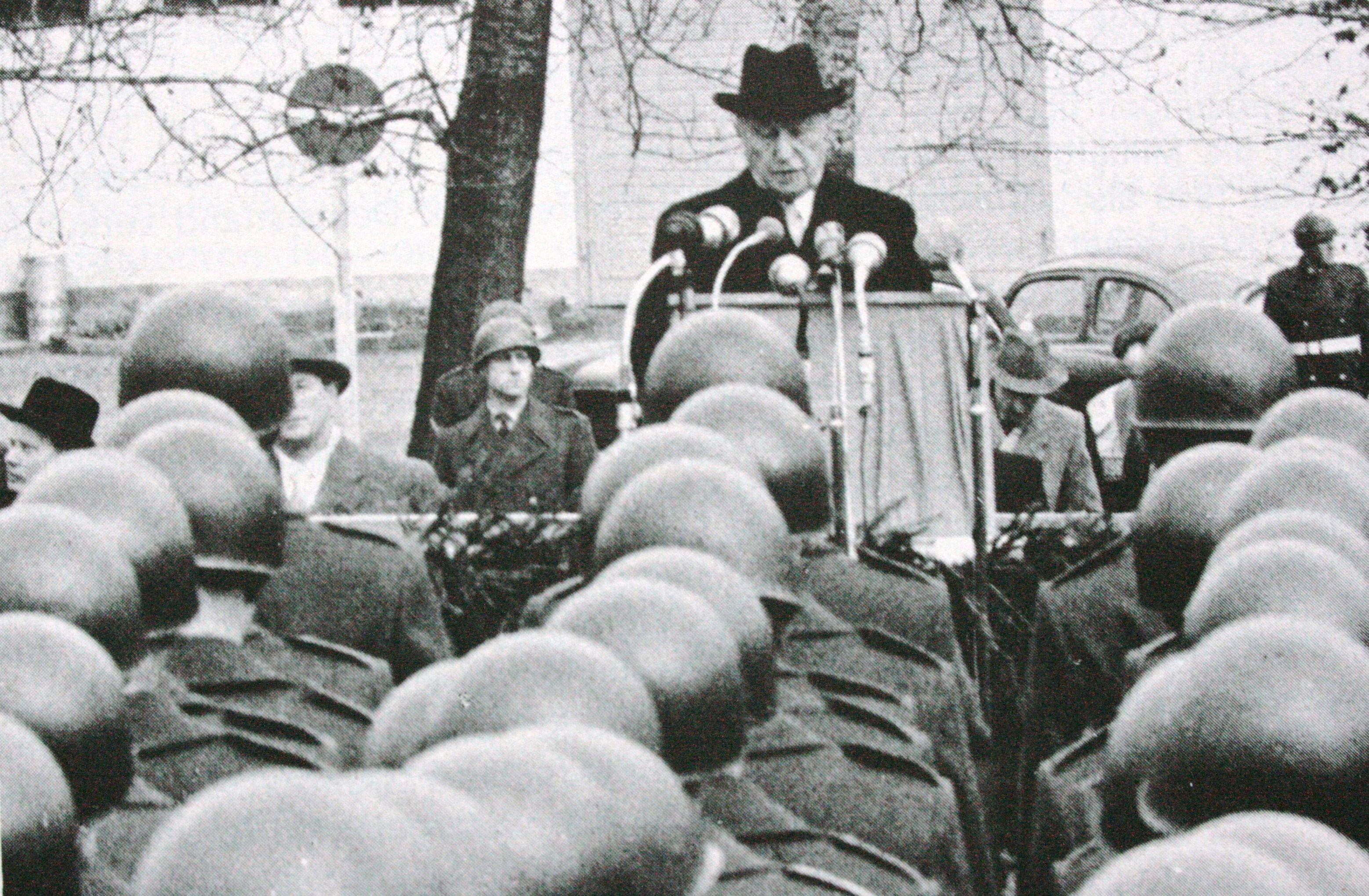 Das Ergebnis von Moskau. Aus der Erklärung des Bundeskanzlers Dr. Kon­rad Adenauer vor dem Deutschen Bundestag am 22. September 1955