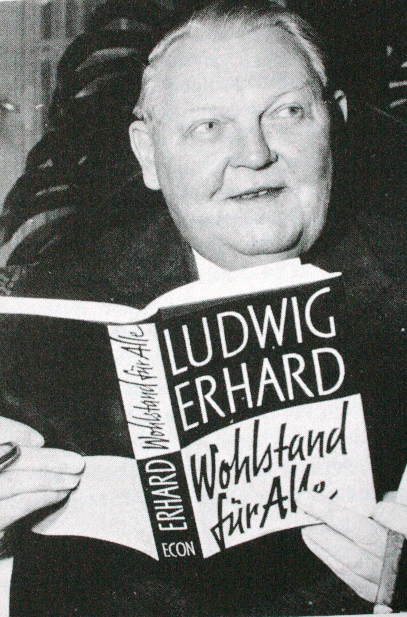 Über die Aufhebung der Bewirtschaftungs- und Preisvorschriften im Juli 1948 schreibt Ludwig Erhard 1957