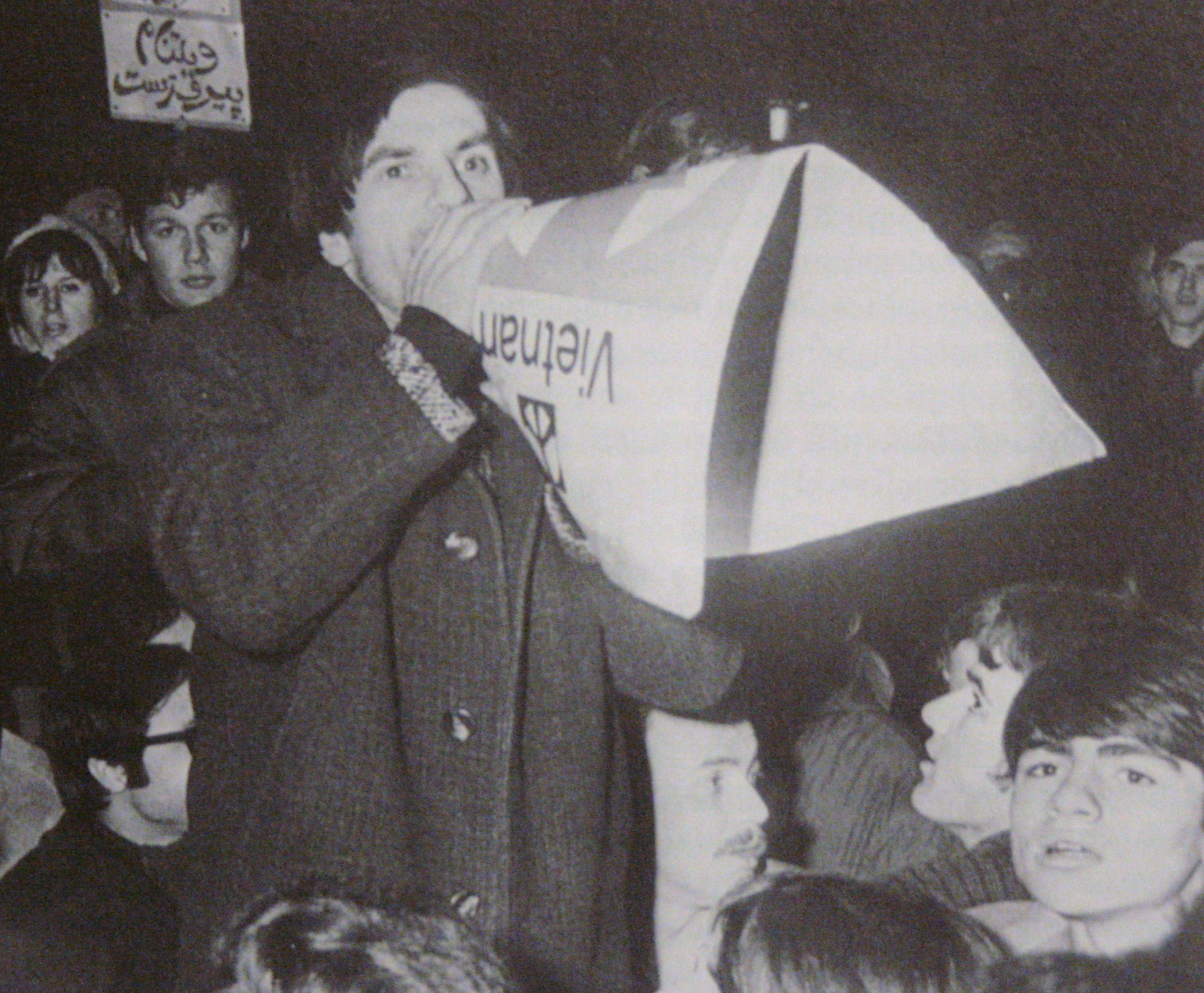 Aktionsvorschläge Rudi Dutschkes zur verstärkten Politisierung der Studenten und der Öffentlichkeit. Auszug aus einer Rede des führendes Kopfes der Studentenbewegung auf einem Studentenkongreß in Hannover im Juni 1967