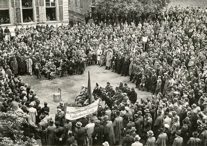 Foto: Maikundgebung in Hanau mit der Forderung nach Mitbestimmung der Betriebsräte