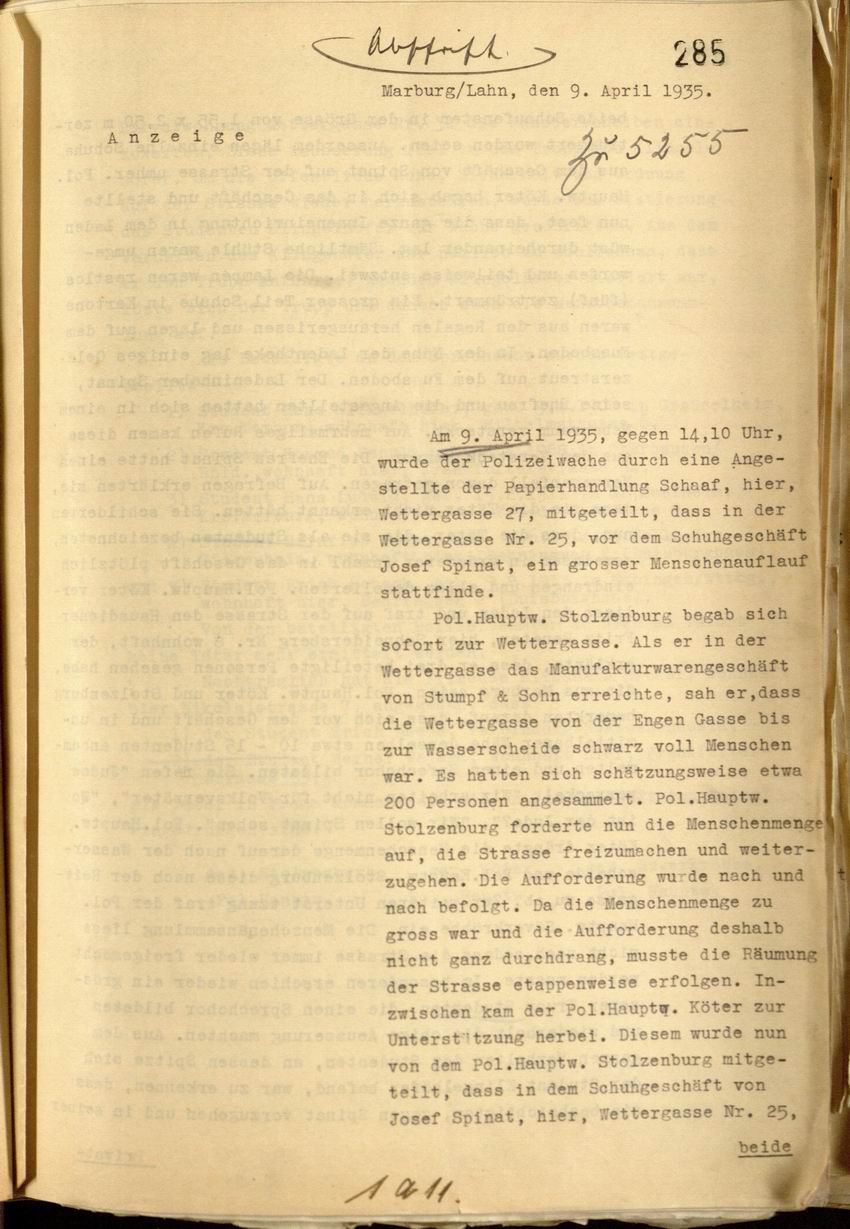 Anzeige der Polizeihauptwachtmeister Stolzenburg, Köter und Süverkröbbe zu den Ausschreitungen gegen das Schuhgeschäft des Josef Spinat in der Wettergasse, 09.04.1935