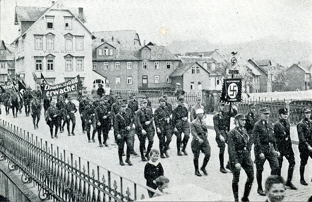 Aufmarsch der SA beim "Nationalsozialistischen Hessentag" in Marburg, 1928
